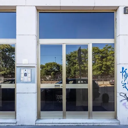 Apartment Navigli Charm *